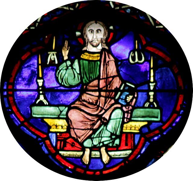 Христос в верхнем медальоне витража Зодиака. Фото: Wikimedia Commons 