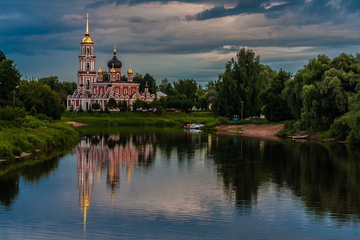 Русса город. Старая Русса храм. Воскресенский собор старой Руссы. Воскресенский собор в городе Старая Русса. Старая Русса Новгородская область.