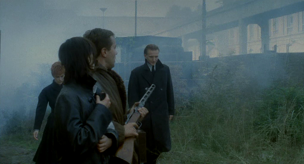 Кадр из фильма "Бункер Палас Отель" (1989)