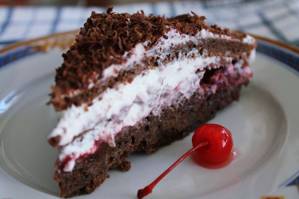Готовим торт “Черный лес” по пошаговому рецепту.