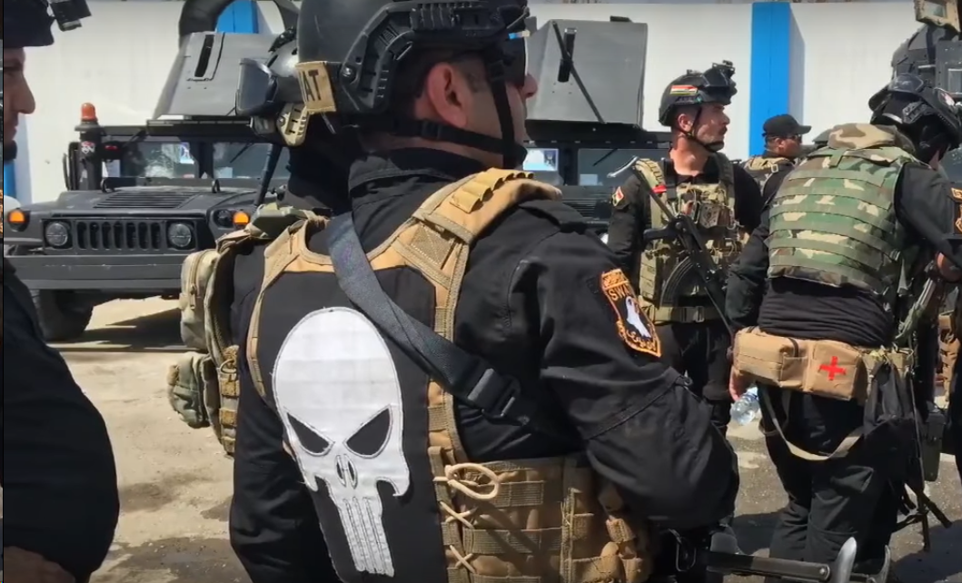 Череп "Карателя" у военнослужащего SWAT Ирака. Скриншот видео  https://www.youtube.com/watch?app=desktop&v=hicgck-sS6s