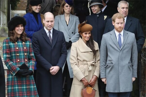 Кейт Миддлтон и принц Уильям, Меган Маркл и принц Гарри на рождественской службе
