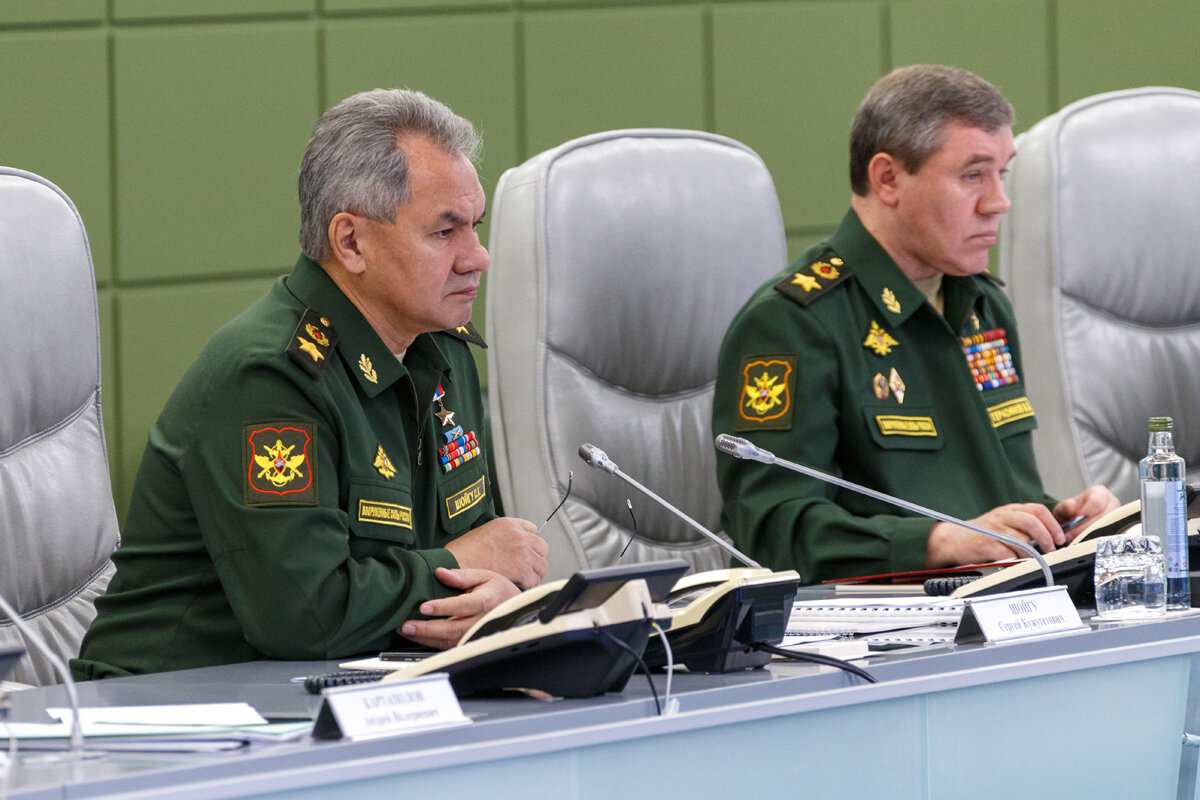 С.К.Шойгу и В.В.Герасимов на совещании.  фото: картинки яндекса.