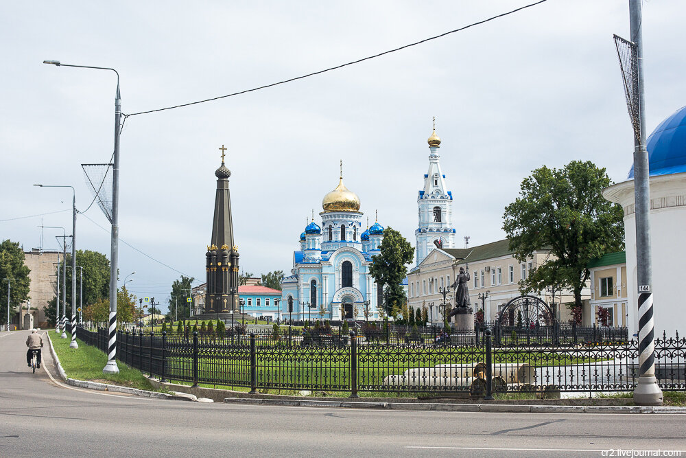 Улицы малоярославца. Сенная площадь Малоярославец. Малый Ярославец Калужская. Город Малоярославец Калужской. Главная улица города Малоярославец.