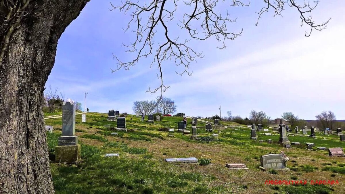 Кладбище Сталл Канзас. Лоуренс Канзас кладбище. Кладбище Сталл (Stull Cemetery), штат Канзас, США. Лоуренс штат Канзас кладбище.