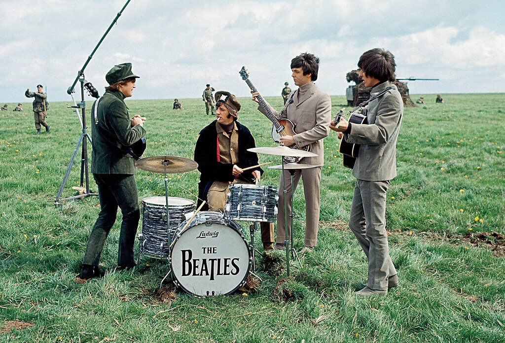 Группа "The Beatles" в фильме "Help!" . Фото из открытого источников 