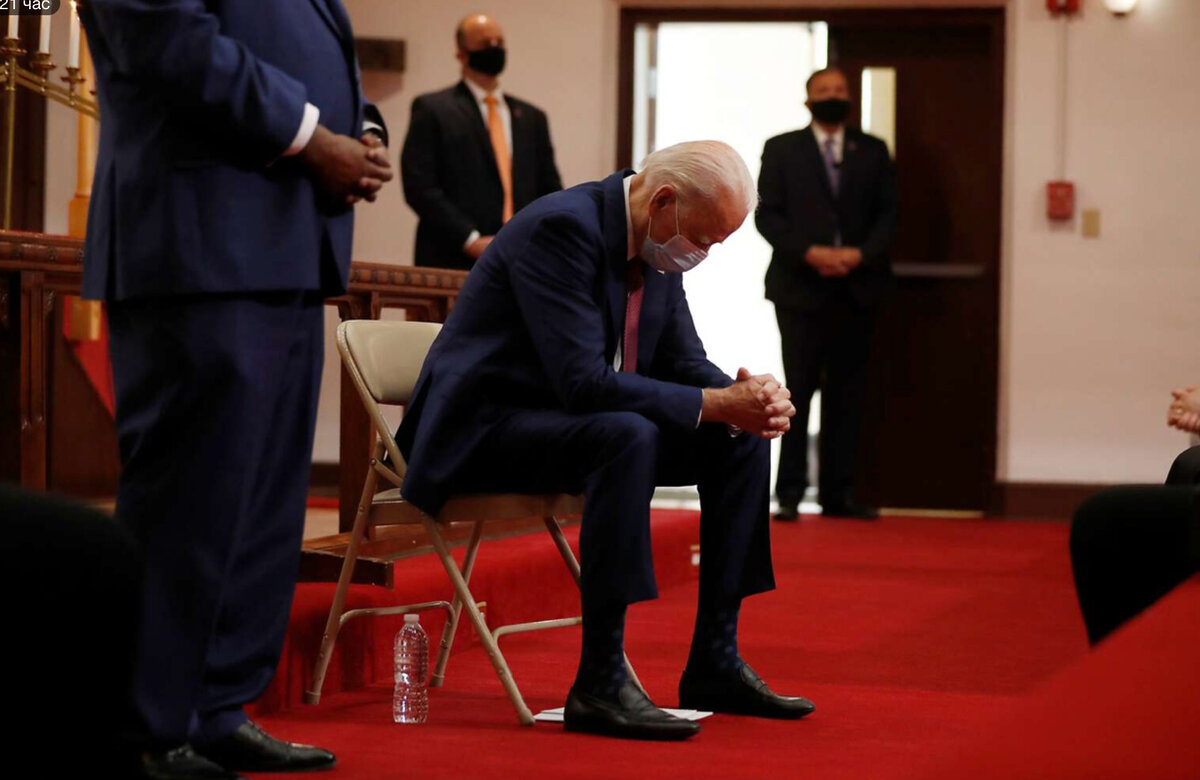 Господи, благослови Америку...