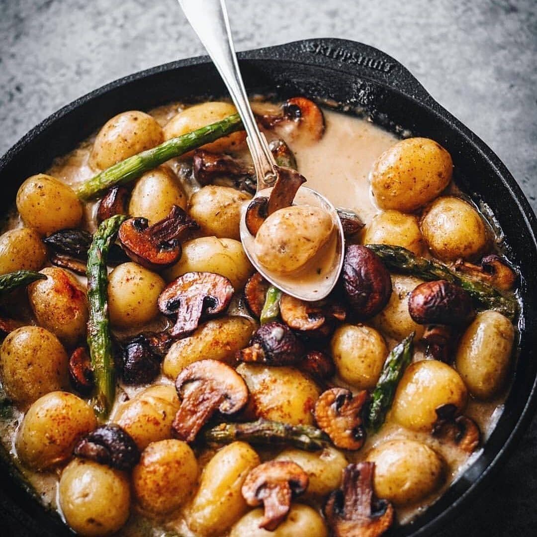 Грибная, Соусная И Деликатесная Картофельная Сковорода.Источник фото-сайт:https://clck.ru/StkHm