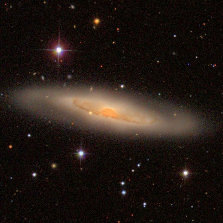 Спиральная галактика NGC 4845 на расстоянии около 65 млн световых лет