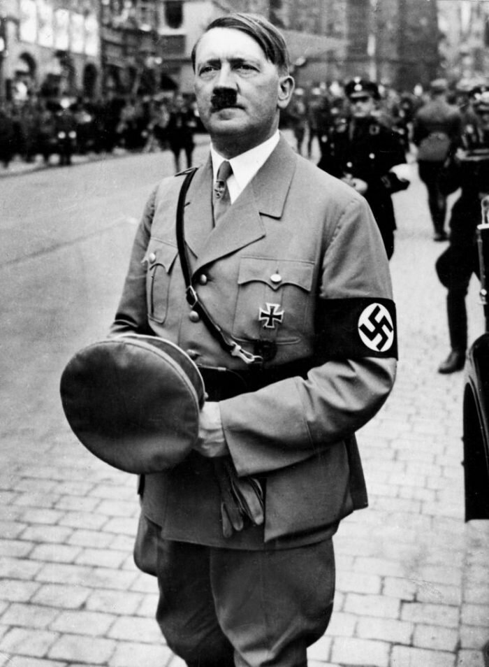 Adolf Hitler. ( фотография взята из источника - https://im0-tub-ru.yandex.net/i?id=ad272cd4ac0cef6670de7f11abef114e&n=13 ).