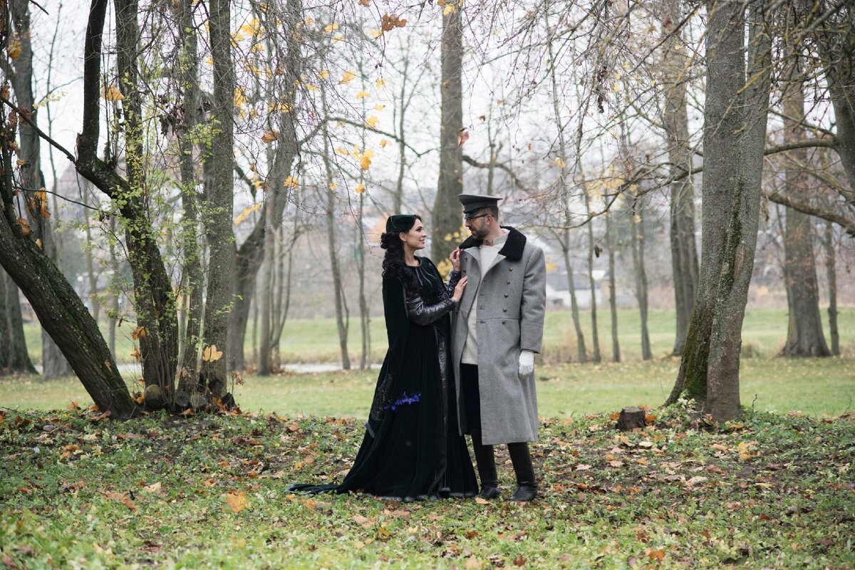 Атмосфера творческой фотосессии. В лесу.