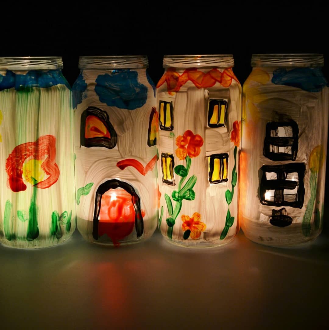  Сделали фонарики