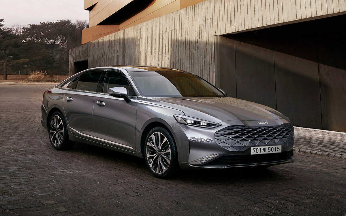 Новая KIA K8.