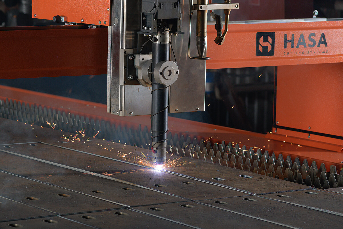 Резка стали. Источник MAXPRO200 от Hypertherm