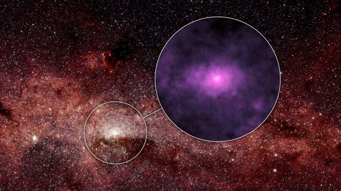 Команда астрономов выявила в центре Млечного пути «кладбище», где находятся белые карлики, пульсары, двойные рентгеновские звезды, а также другие светила, доживающие свой век.