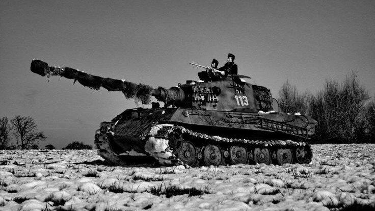 Pz.Kpfw.VI Ausf.B Tiger-II   —  источник: pinterest.ru