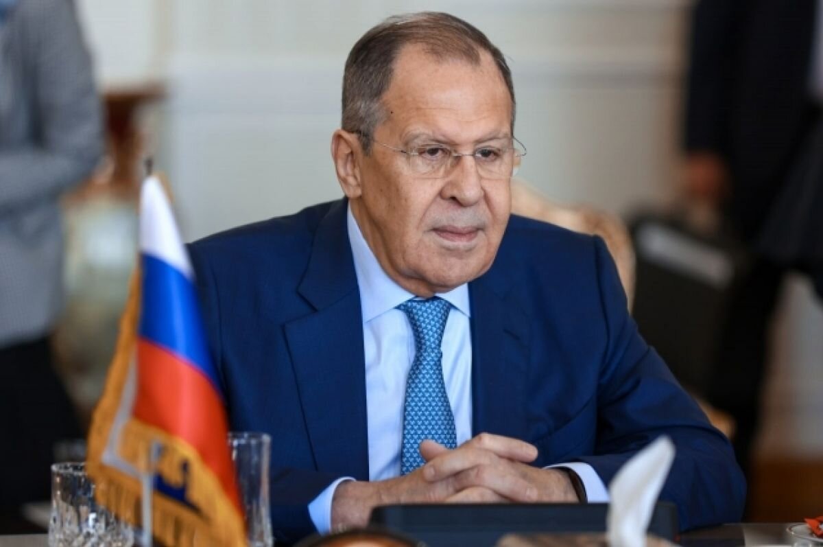    Лавров и глава МИД Китая обсудили отношения стран и общемировую повестку