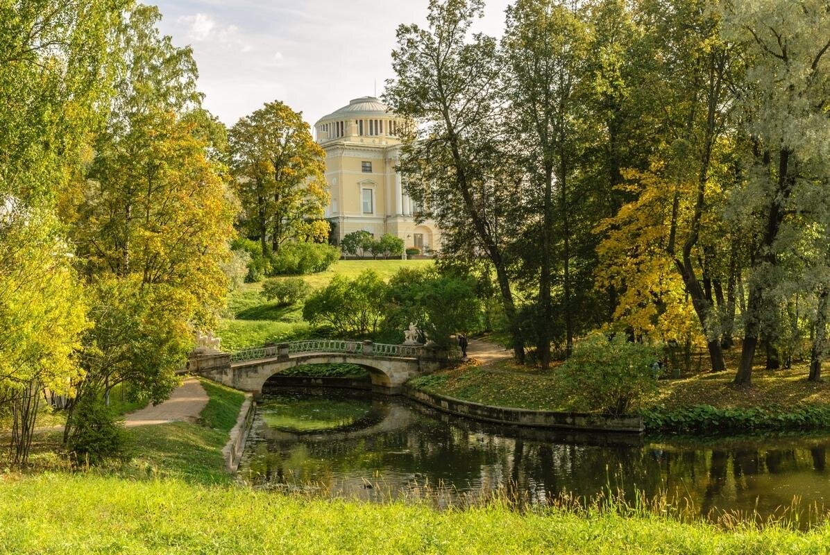 Павловское санкт петербург фото. Павловский парк Санкт-Петербург. Павловский парк в Павловске. Павловский парк дворец. Павловский пейзажный парк.