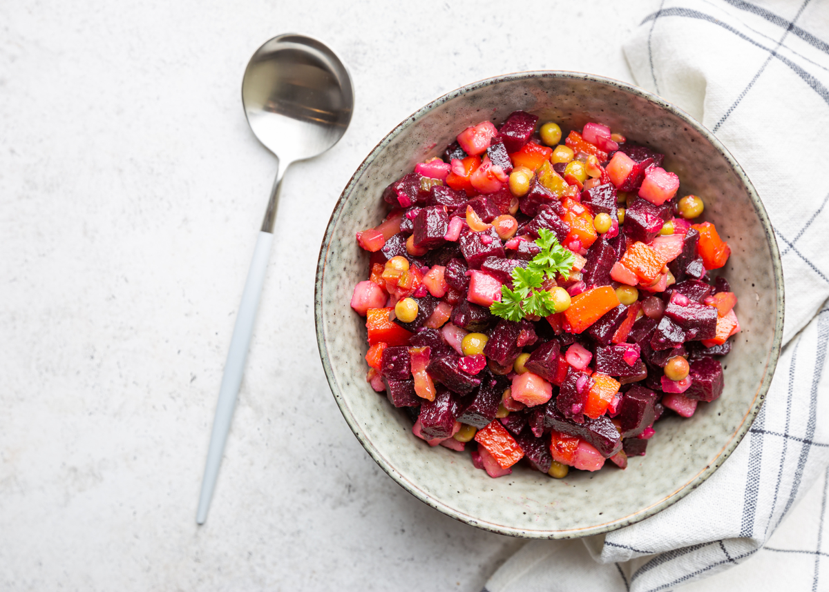 «Подленький винегрет» – кто и за что изгнал русский салат из благородного общества?