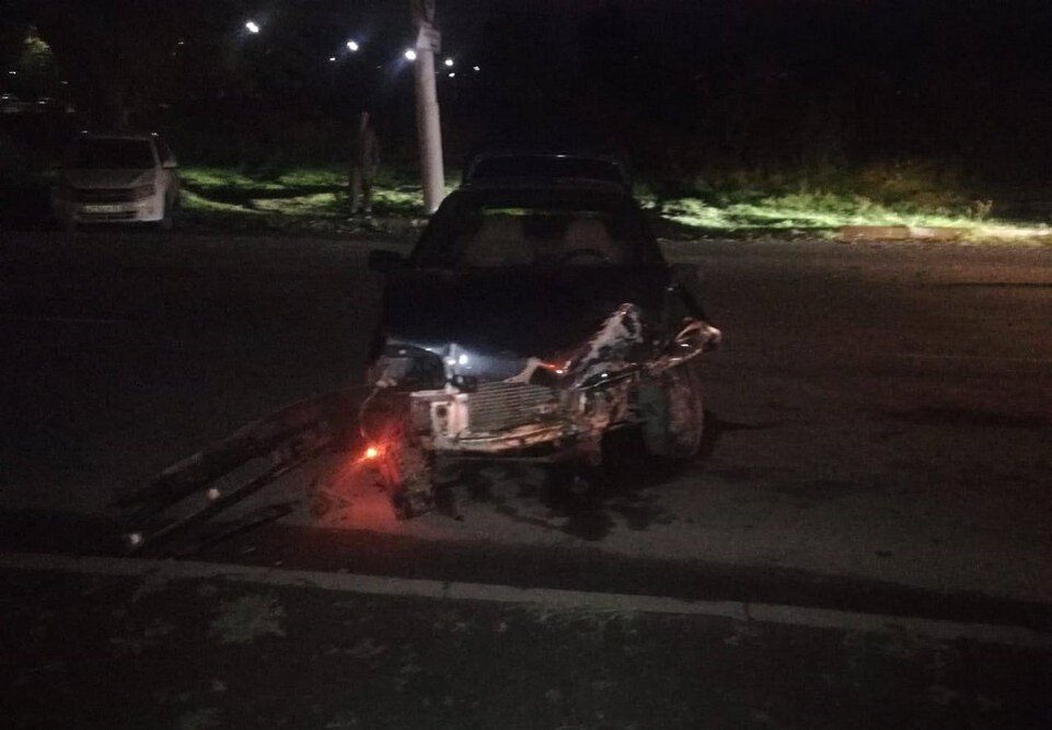     Водитель "Лада Гранта" был доставлен в больницу. Фото: Управление ГИБДД по Ростовской области.