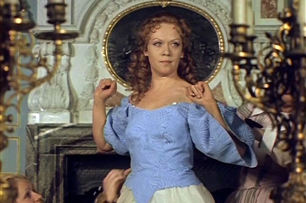 королева анна австрийская три мушкетера. алиса фрейндлих три мушкетера. королева из трех мушкетеров.