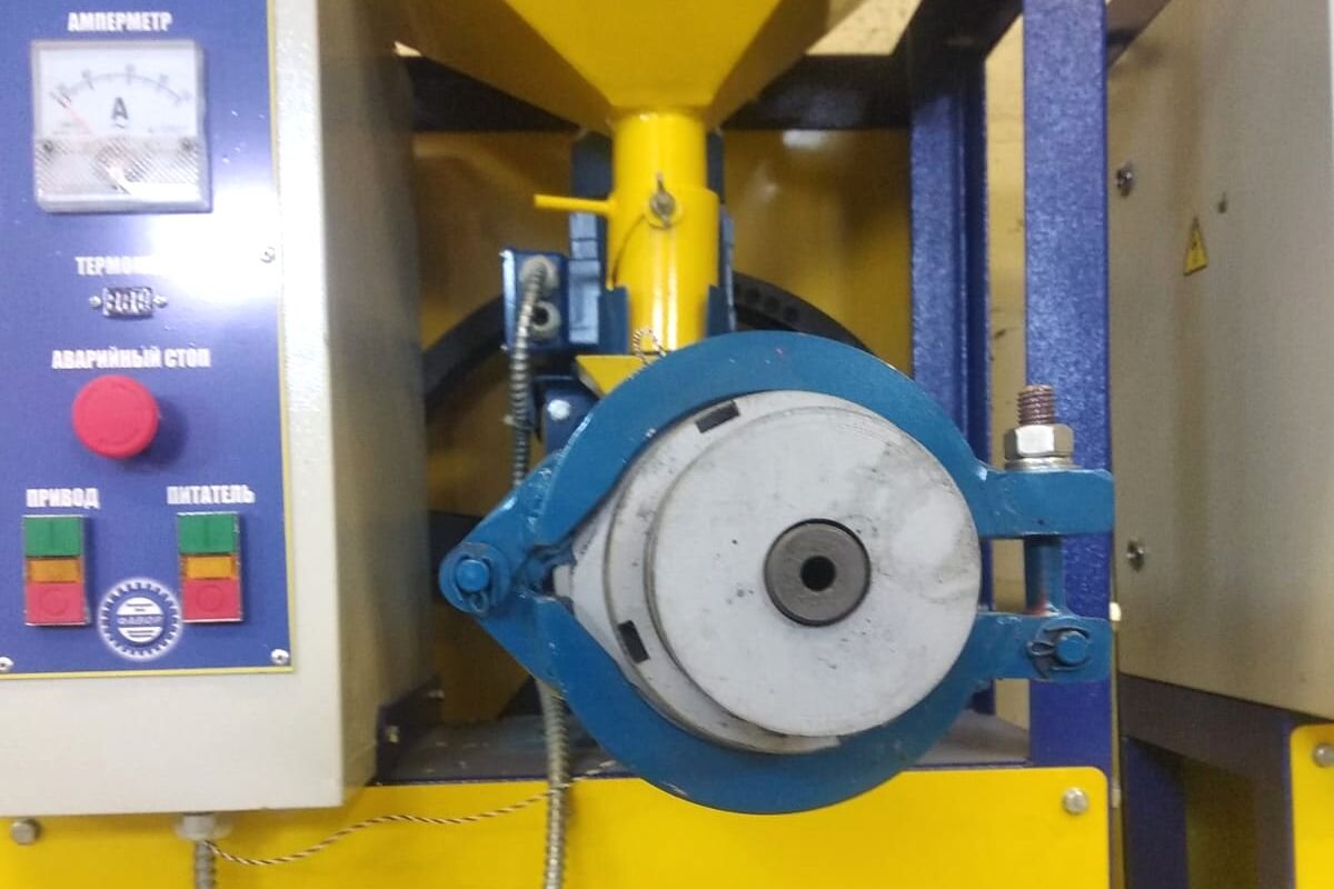 Расскажем все о кормовых экструдерах. Покажем его в работе