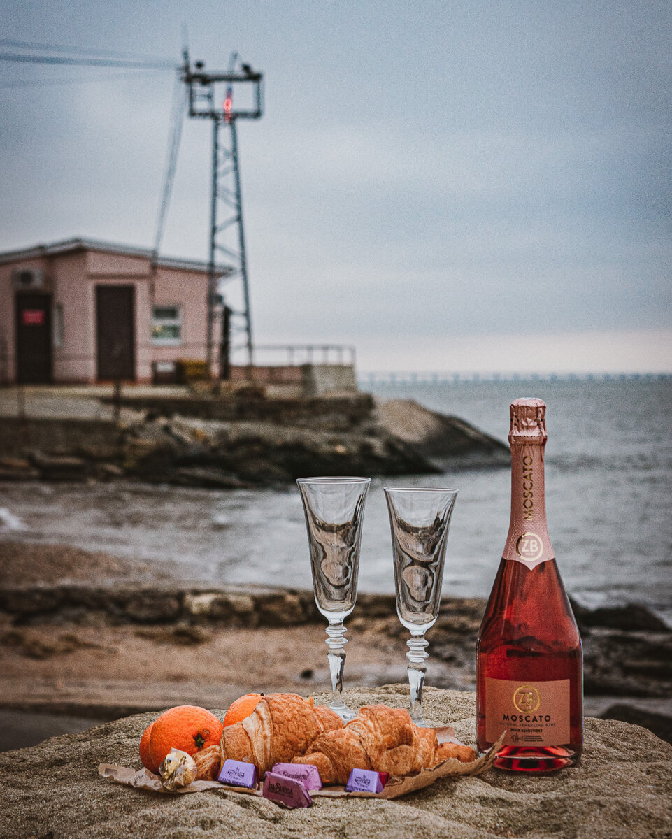 А это фото сделано с другого ракурса напротив Крымского Моста. Керчь. Аршинцево