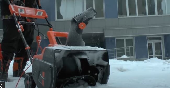 электрический снегоуборщик