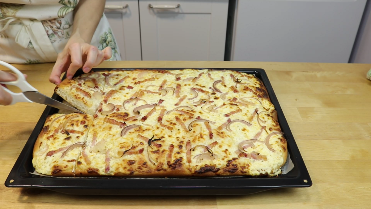 Такой пирог я готовлю вместо пиццы : сочно, безумно вкусно и бюджетно, огненный пирог Такой пирог я готовлю вместо пиццы : сочно, безумно вкусно и бюджетно, огненный пирог
