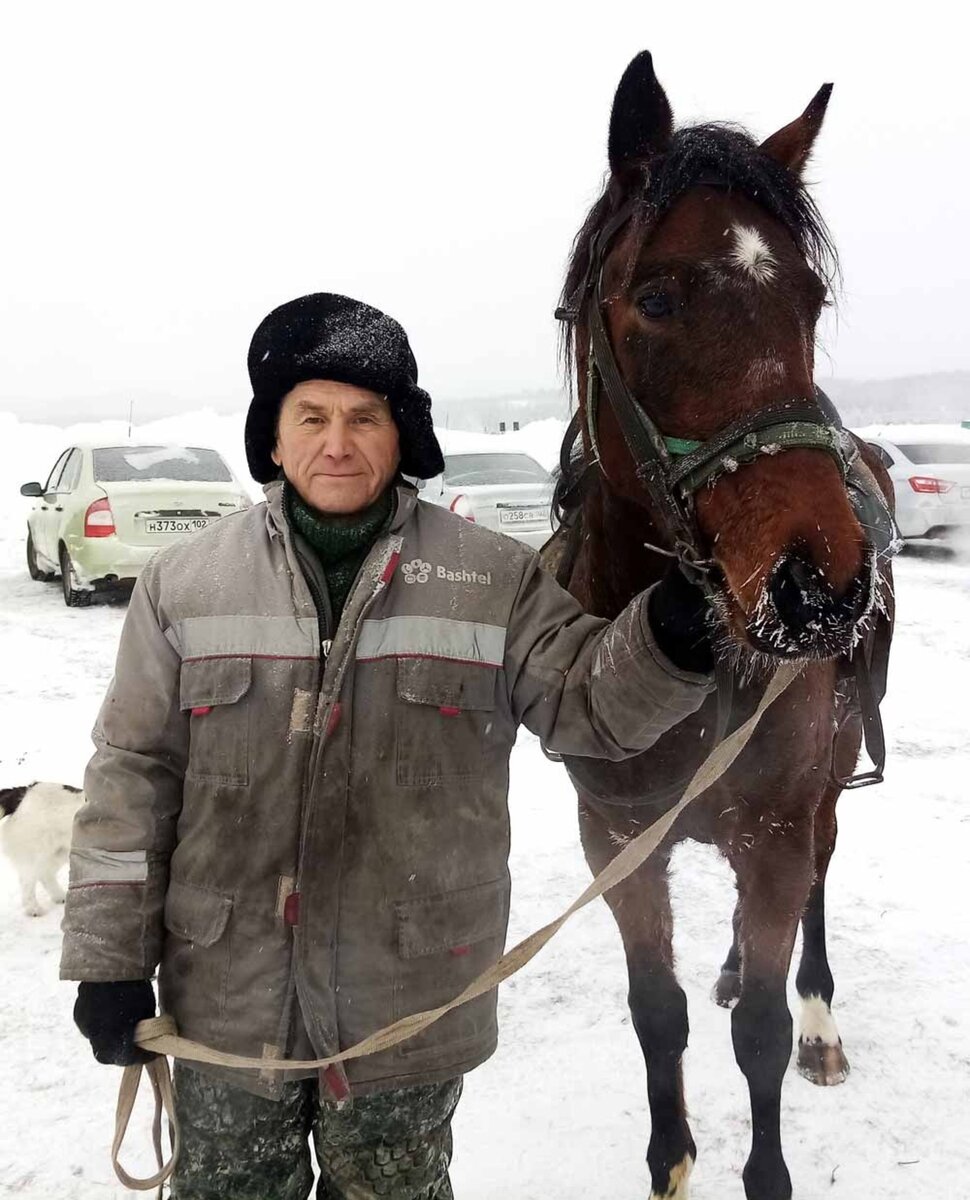 60-летний Аксан Юлушев и его Гром заняли 3-е место на дистанции 3,6 км. Фото: автора