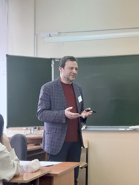    Владимир ГОЛОВНЕР на уроке