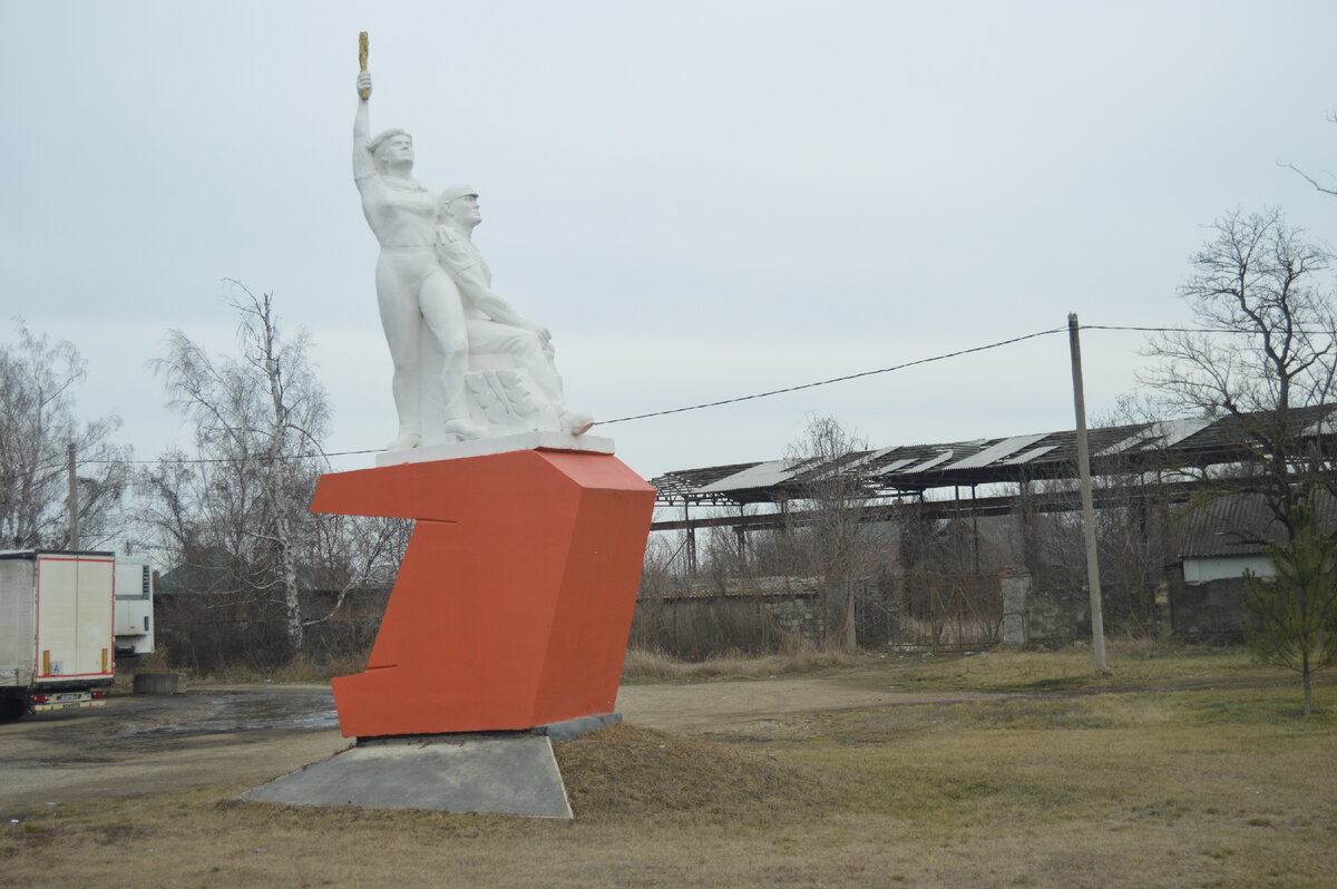 Фото автора. 28.01.2023. Вперёд, и с песней.