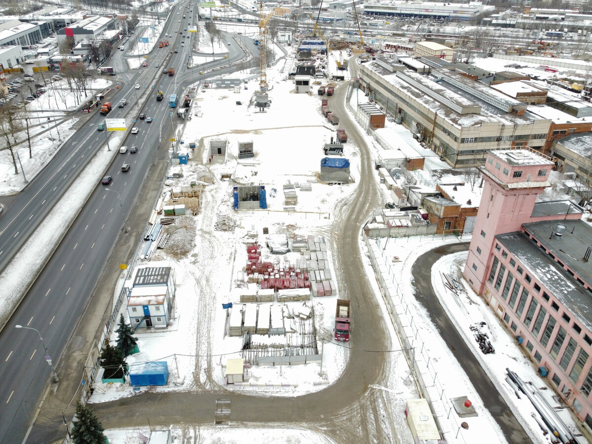 📷 1: Общий план на стройплощадку.