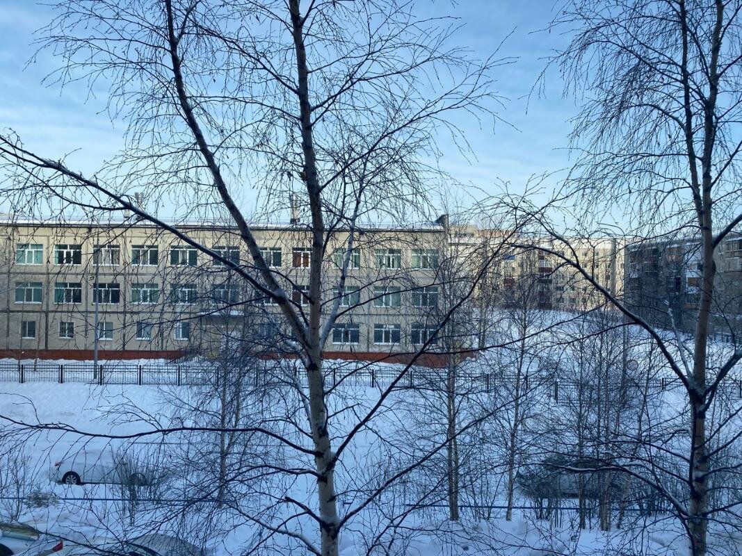    На устройство освещения у школы №45 Сургута направят 2,7 млн рублей