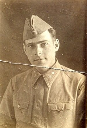 5Лейтенант С. Г. Фугенфиров, 1942 год. Источник:  фугенфироваhttps://yandex.ru