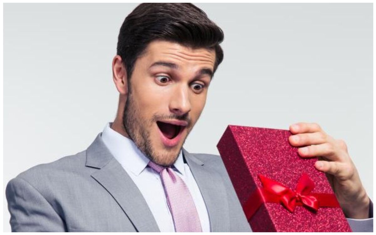 Что подарить мужу на 23 февраля: 7 практичных подарков, которые вызвали детский восторг