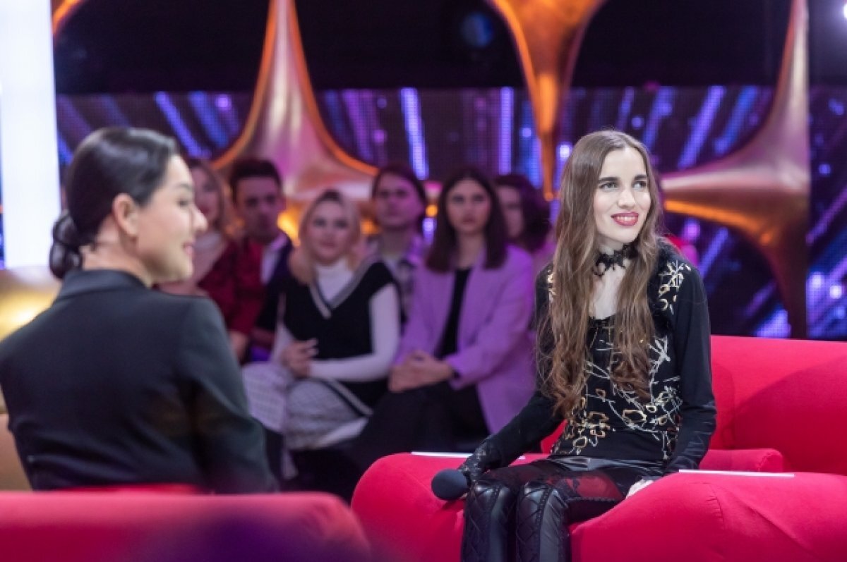    Интернет-певица Ярославна Колес из Новосибирска выступила в шоу «Конфетка»