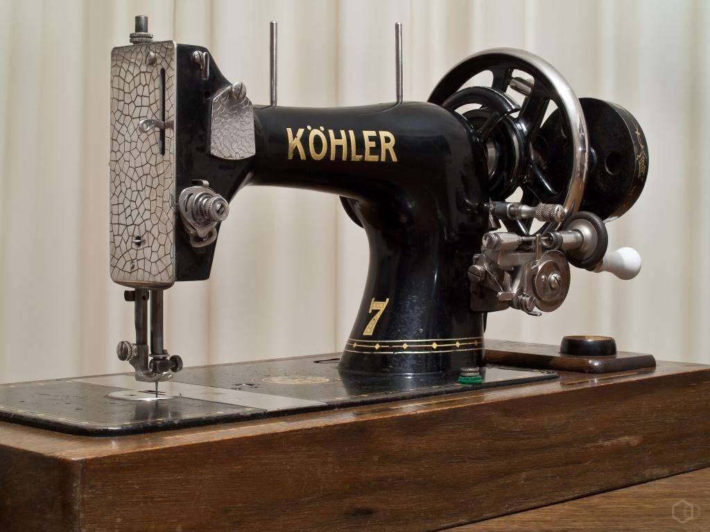 Швейная машинка 17. Kohler швейная машинка. Швейная машинка kohler 19 век. Немецкая швейная машинка kohler. Швейная машинка kohler Natalis.