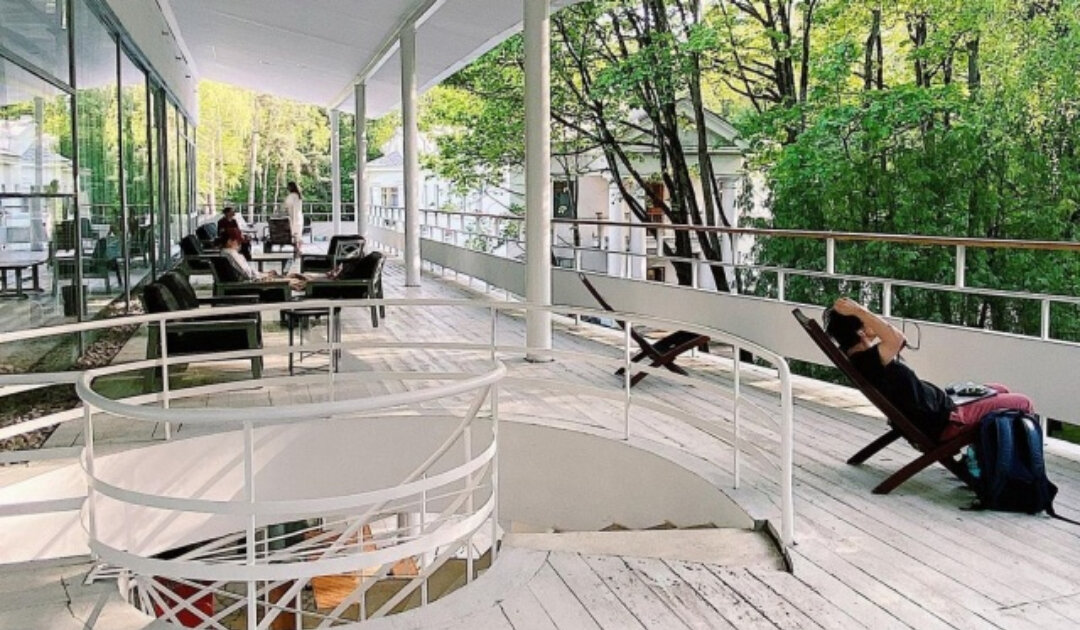 переделкино арт пространство. резиденция писателей переделкино. дом писателей в москве переделкино. резиденция писателей переделкино. переделкино дом творчества сайт.