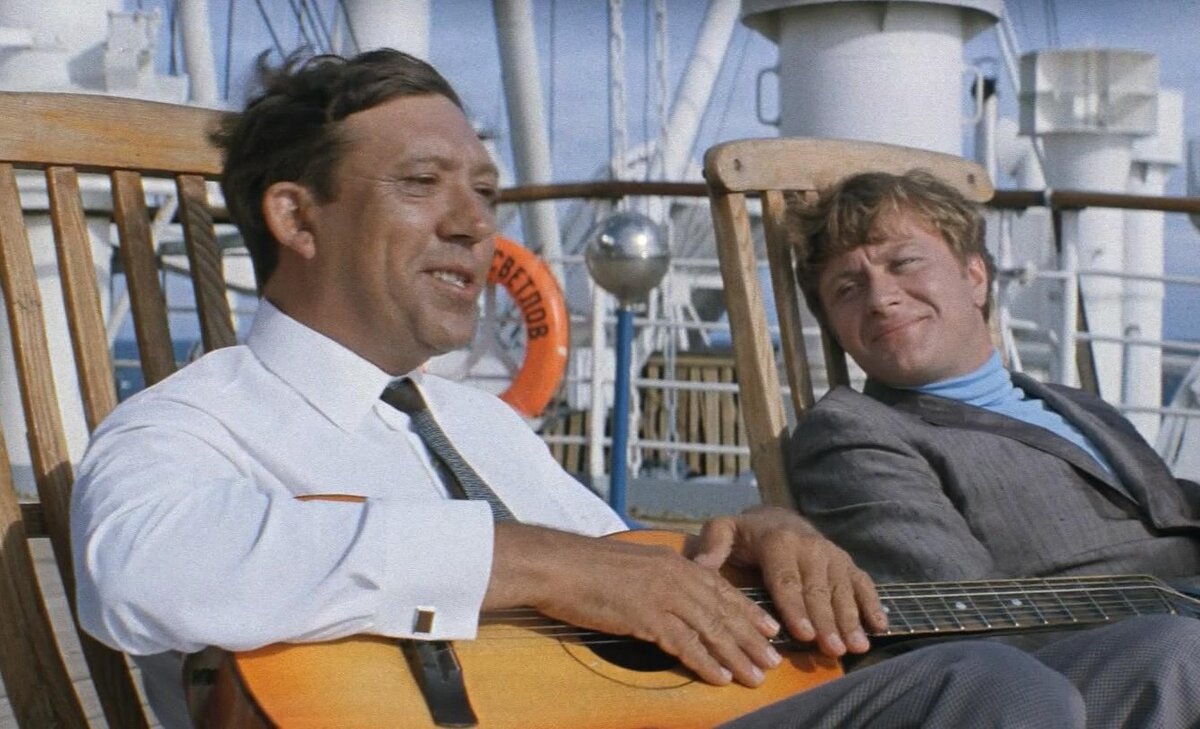 В 1968 году на экраны вышел фильм Леонида Гайдая «Бриллиантовая рука», ставший самой популярной советской комедий. Фильм смотрят и сегодня, вот несколько интересных фактов о нем.-3