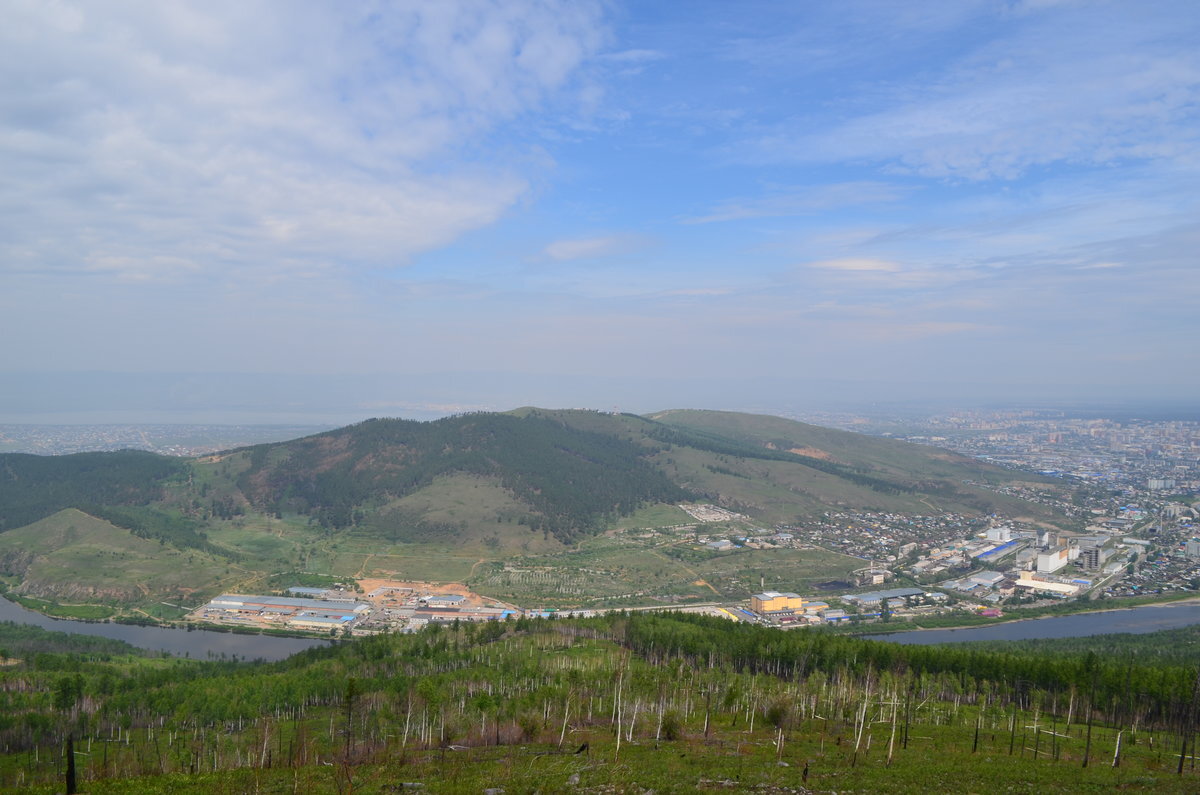 Вид на Титовскую сопку (фото LxAndrew, Википедия)