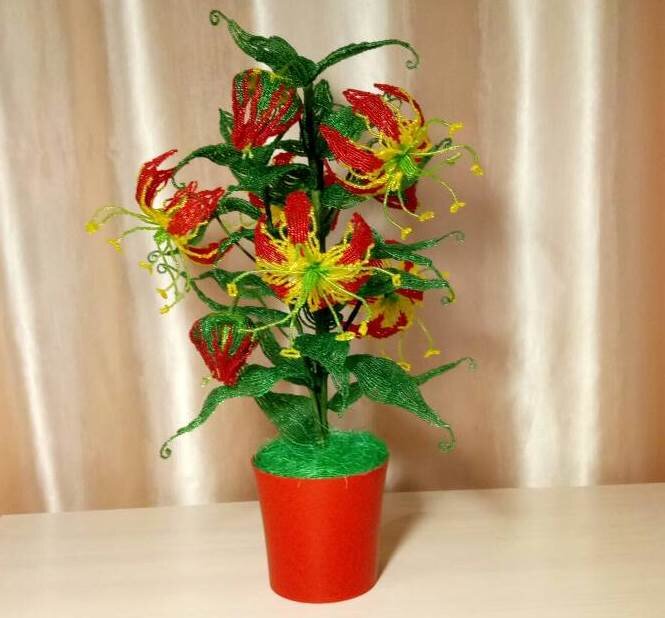 Глориоза из бисера