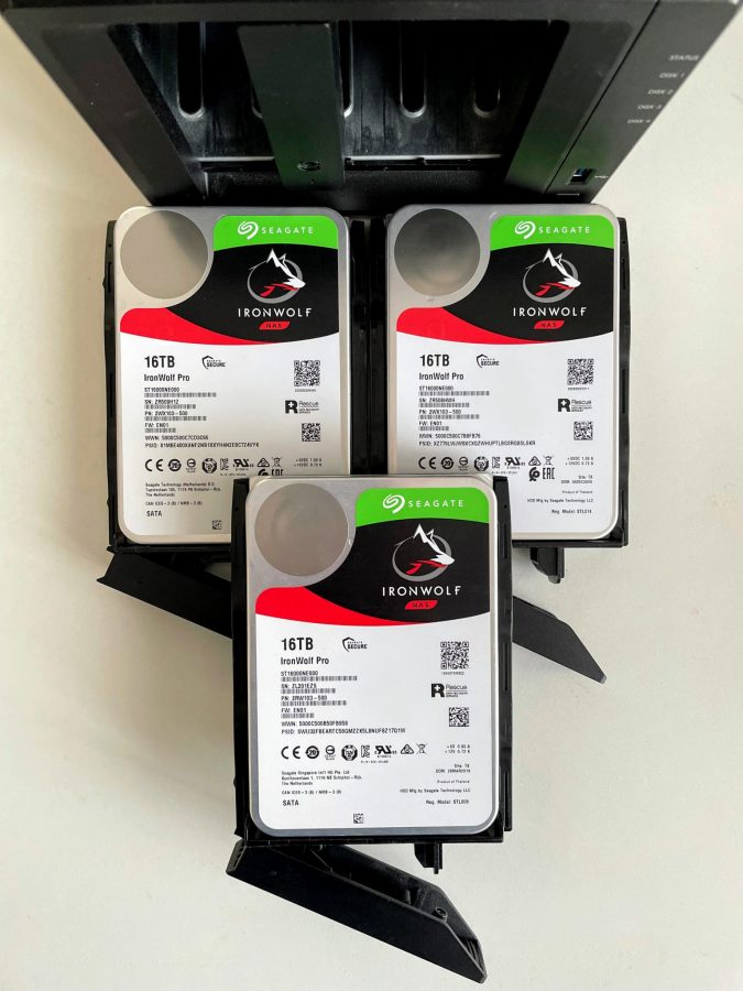 Как сделать апгрейд домашнего NAS на 103 тысячи рублей. Два диска и SSD2