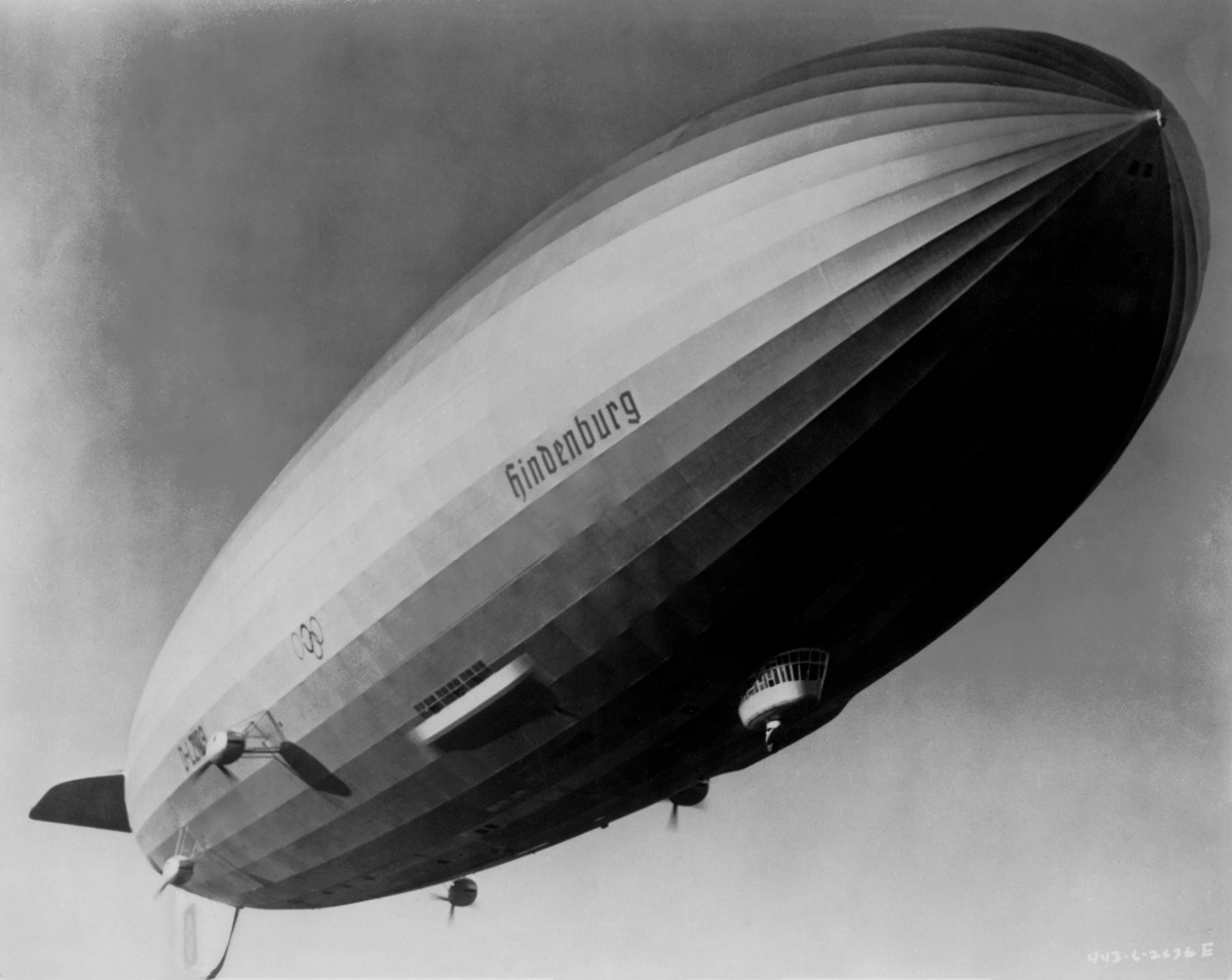 Zeppelin. LZ 129 «Гинденбург». Дирижабль Гинденбург. Граф Цеппелин и Гинденбург. Цеппелины дирижабли Гинденбург