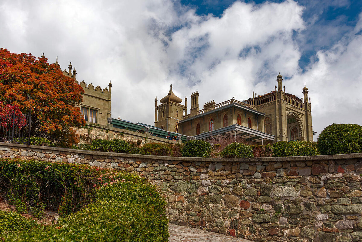 Алупкинский дворец фото в крыму