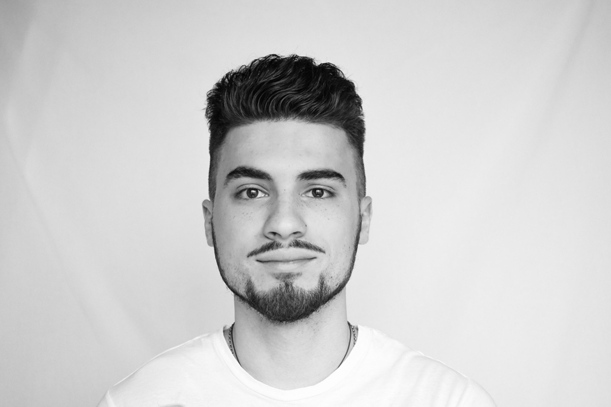 Это я:) Взял фото со своей страничики вк.