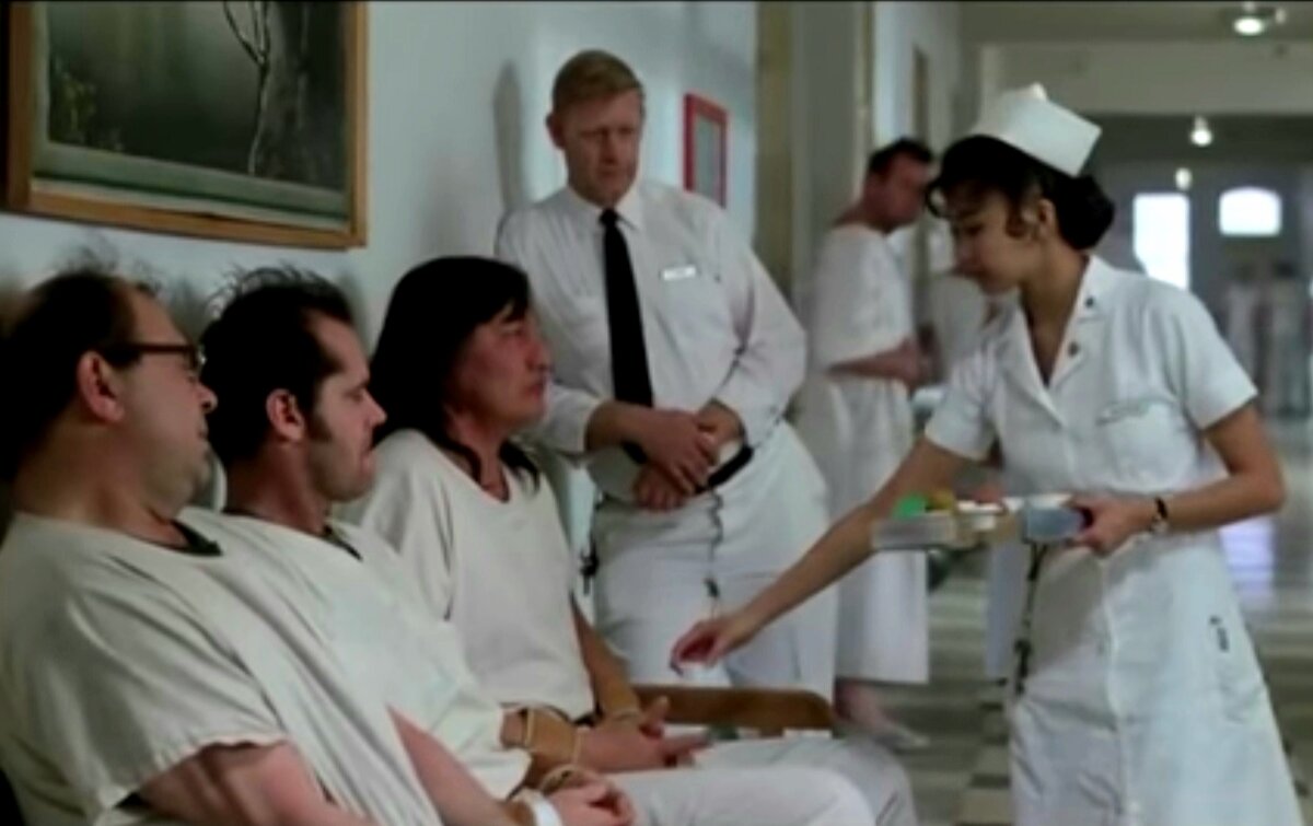 Кадр из фильма "Пролетая над гнездом кукушки"