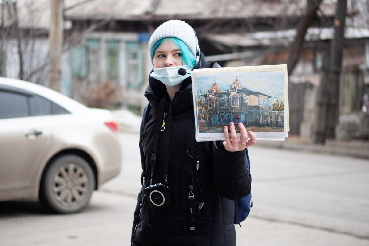 Экскурсовод Людмила, студентка Сибирского федерального университета.