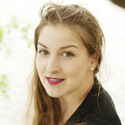 Анжела - дизайнер интерьера. Анжела является примером прекрасной самоорганизации. Все дизайн-проекты сдает точно в срок. Крепко и нежно любит каждый разработанный проект. Если вам важно трепетное отношение к работе, то Анжела — ваш дизайнер.