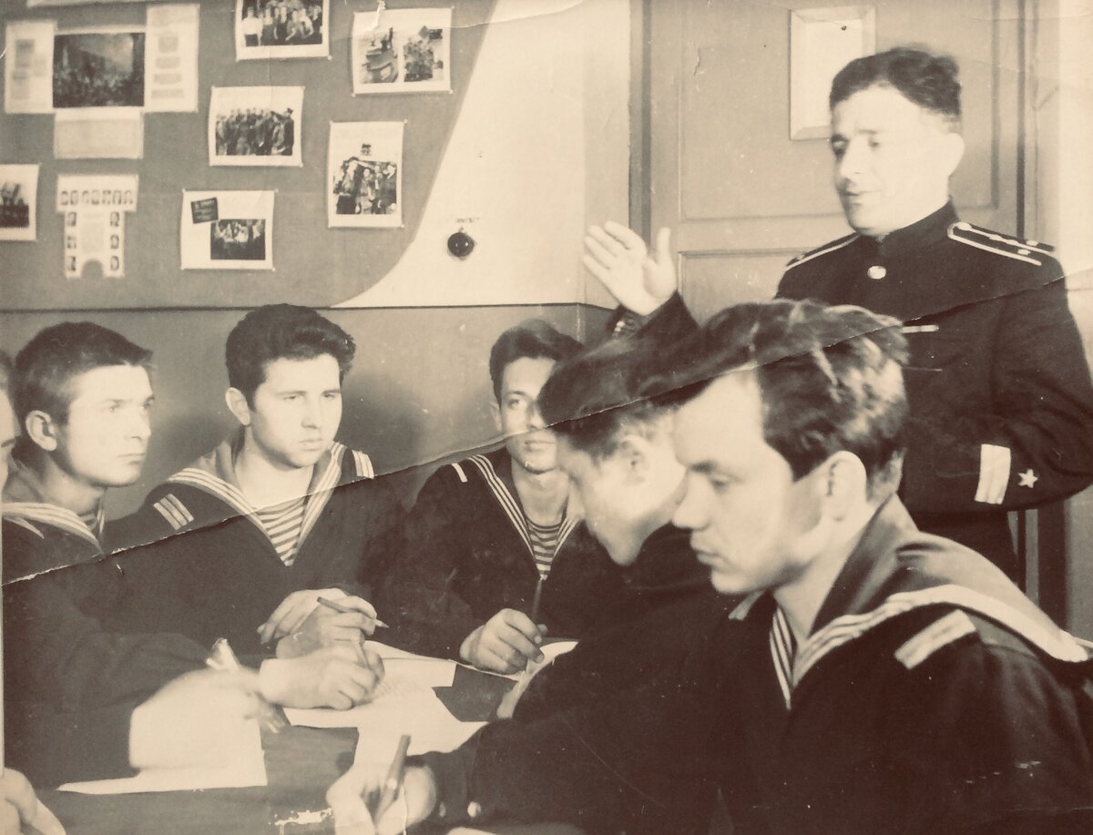 Политзанятие. 1965 год. Фото-оригинал из коллекции автора